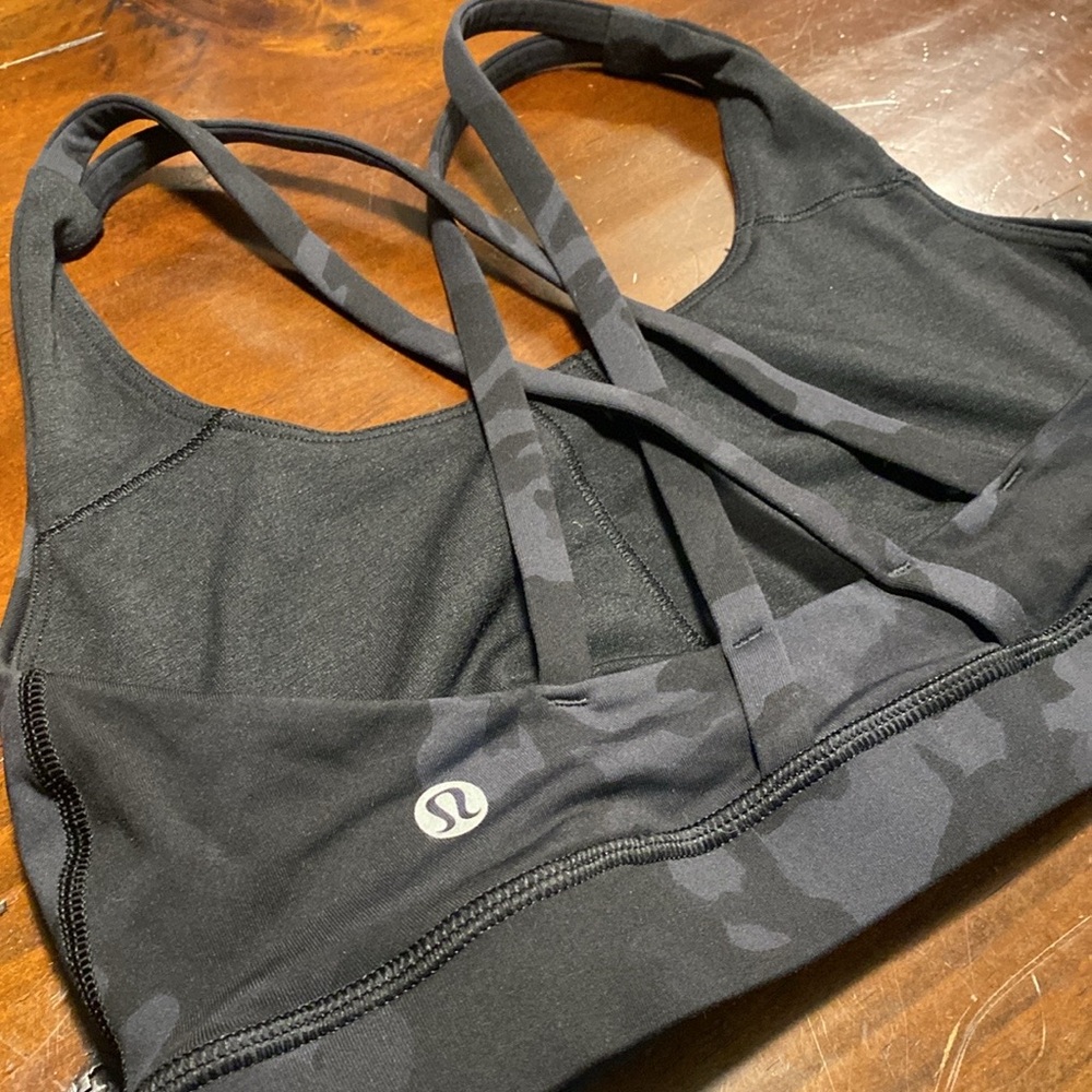LULULEMON CAMO SPORTS BRA🌸 - Picture 5 of 7